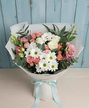 Букет цветов из:  Розы, Лизиантусы и Хризантемы в Наушки