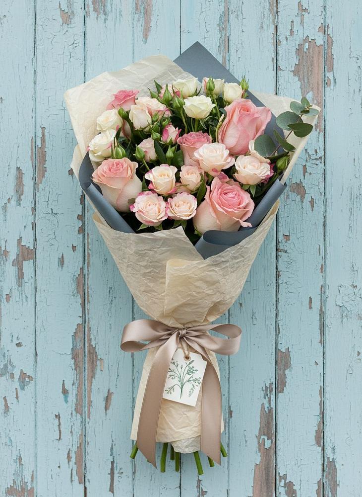 Букет цветов из: Розы в Наушки