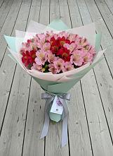 Букет цветов из:  Альстромерии в Наушки