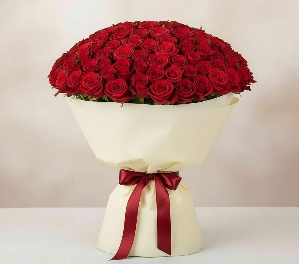 Букет 101 Красная роза Милано в Наушки