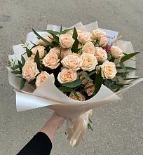 Букет Кремовые розы Латте в Наушки