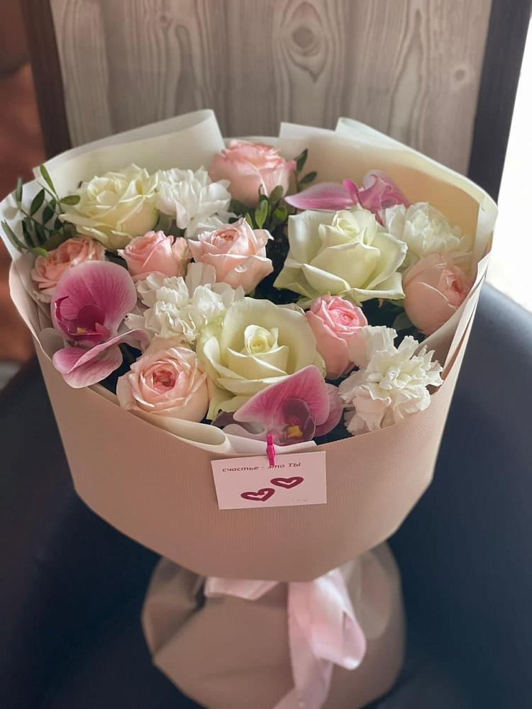 Букет цветов из: Орхидеи, Розы и Гвоздики в Наушки