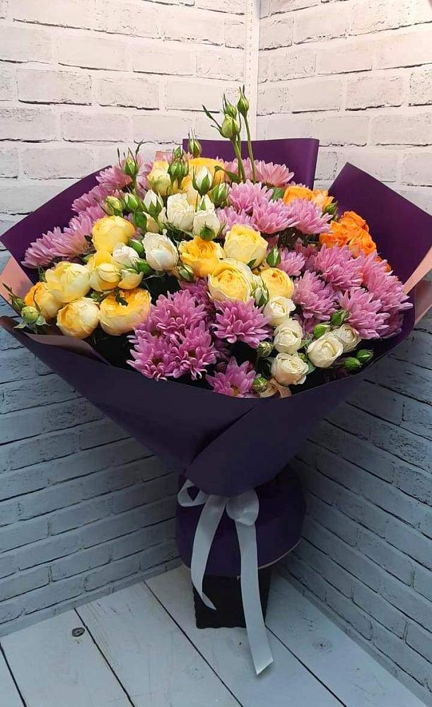 Букет цветов из: Хризантемы и Розы в Наушки