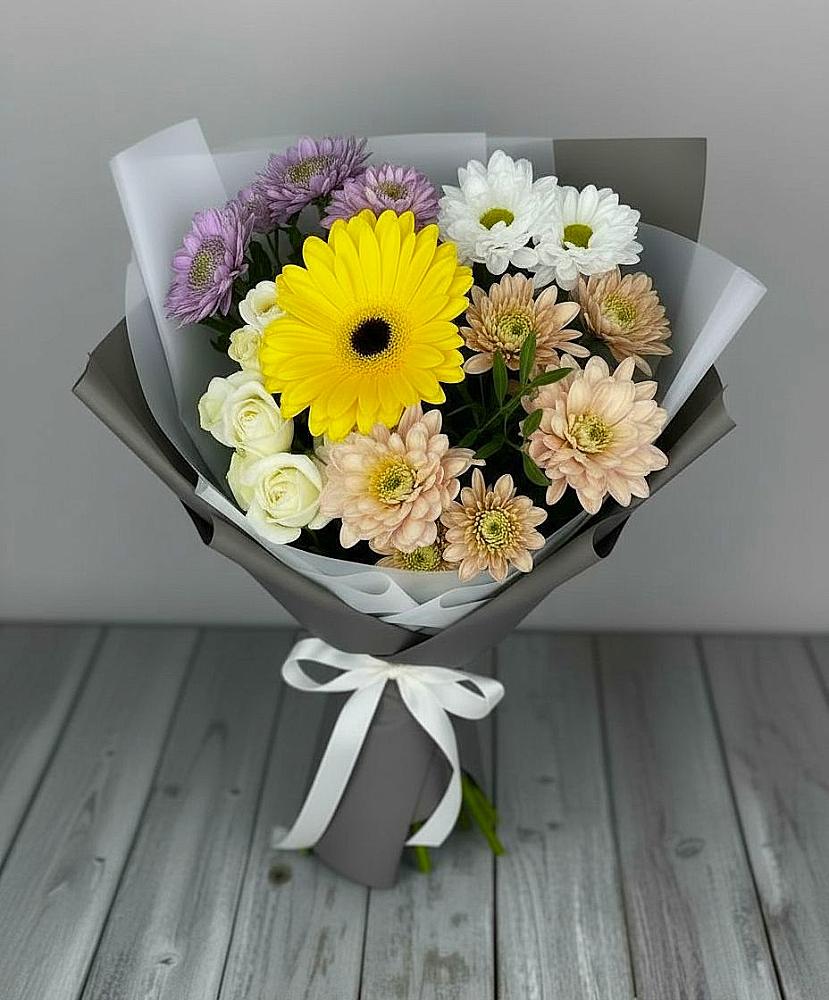 Букет цветов из: Розы, Герберы и Хризантемы в Наушки