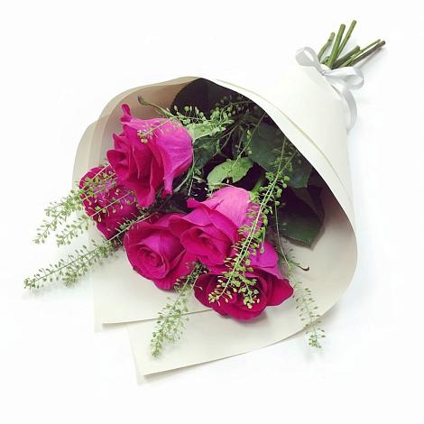 Букет цветов из: Розы в Наушки