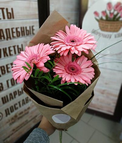 Букет цветов из: Герберы в Наушки