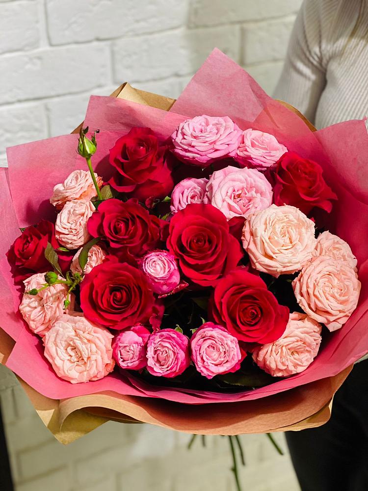 Букет цветов из: Розы в Наушки