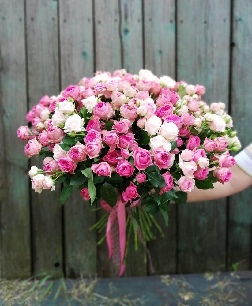 Букет Розовые кустовые розы Натали и Лав Лидия в Наушки