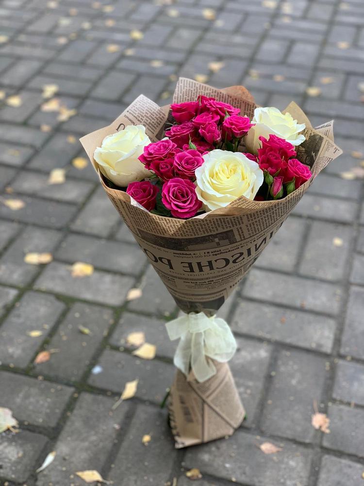 Букет цветов из: Розы в Наушки