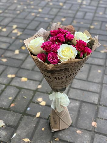 Букет цветов из: Розы в Наушки