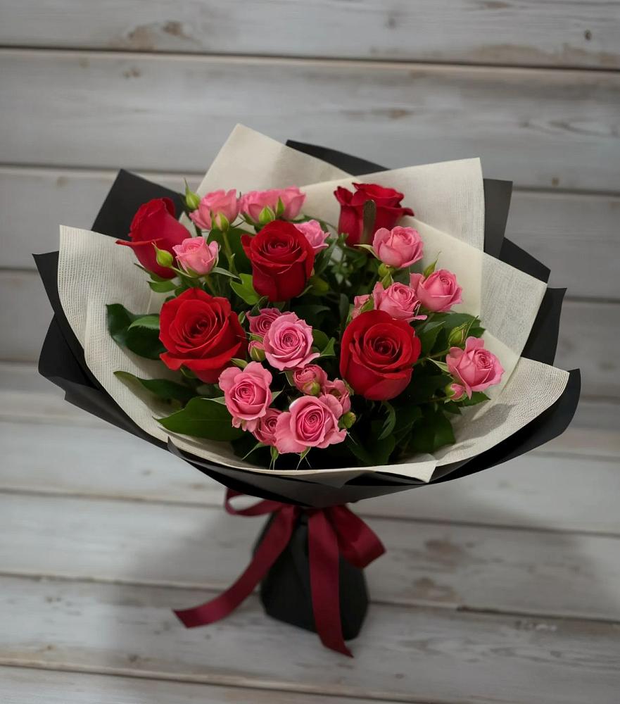 Букет цветов из: Розы в Наушки