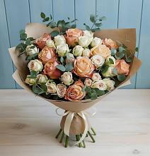 Букет цветов из:  Альстромерии и Розы в Наушки